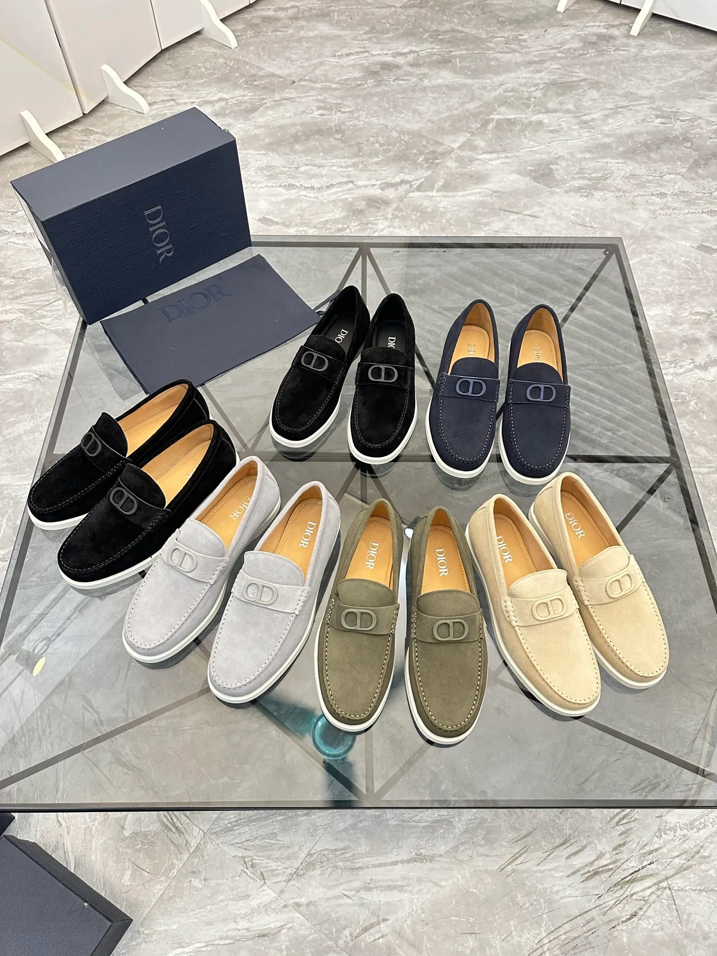 Selling men's shoes 💰: 💰P440¥ Product trademark: Dio* "Dior*" slip-on shoes Regular size: 39-44 (can be customized to 45.46) Product materials: imported nubuck leather upper, cowhide lining, original outsole. Number: 628
